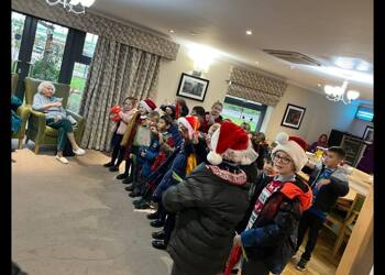 Songs Around the Christmas Tree